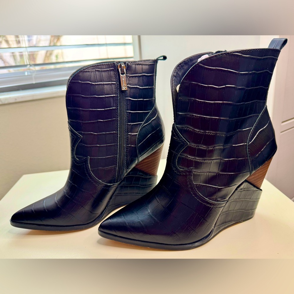 Jessica Simpson JS-HILRIE Black Croco PT Leather Boot. Size: 6M New No Box